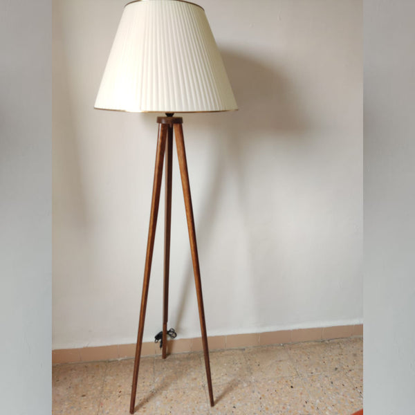 Lampadaire scandinave chapeau conique blanc