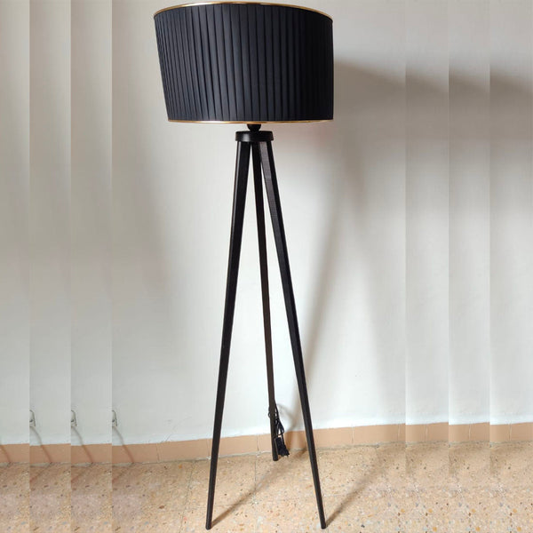 Lampadaire scandinave chapeau noir